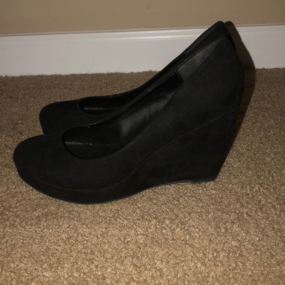 shoes - Picture 2 of 2